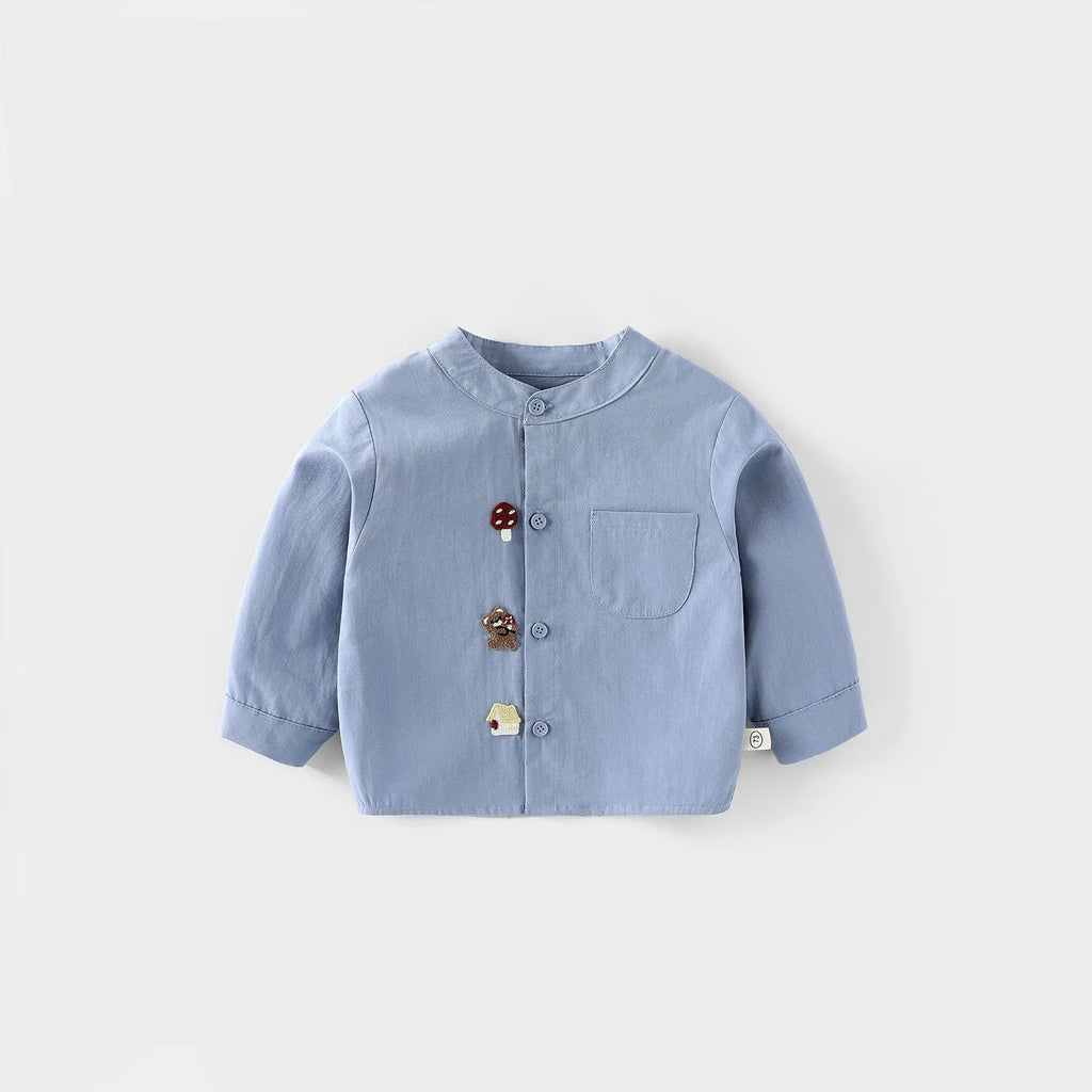 pantalon brodé et un t-shirt à manches longue