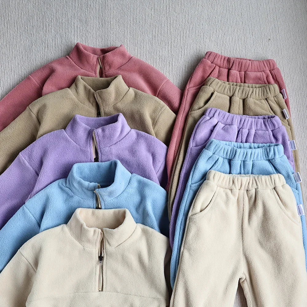 Ensemble sweat et pantalon polaire
