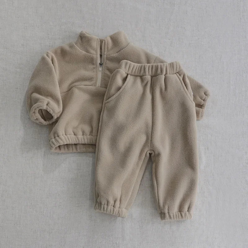 Ensemble sweat et pantalon polaire